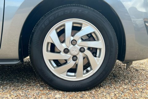 Mitsubishi Mirage 2018 68 1.2 #4