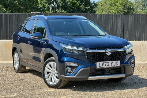 Suzuki S Cross 2023 73 Motion