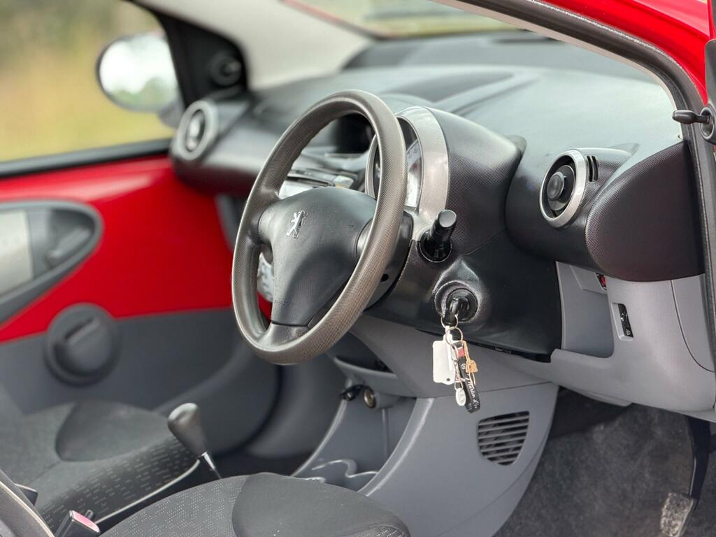 Peugeot 107 1.0 12V Urban 2 Tronic Euro 4 Red #2