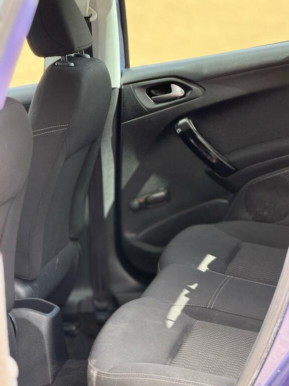 Peugeot 208 1.2 Puretech Black Edition Euro 6 White #24