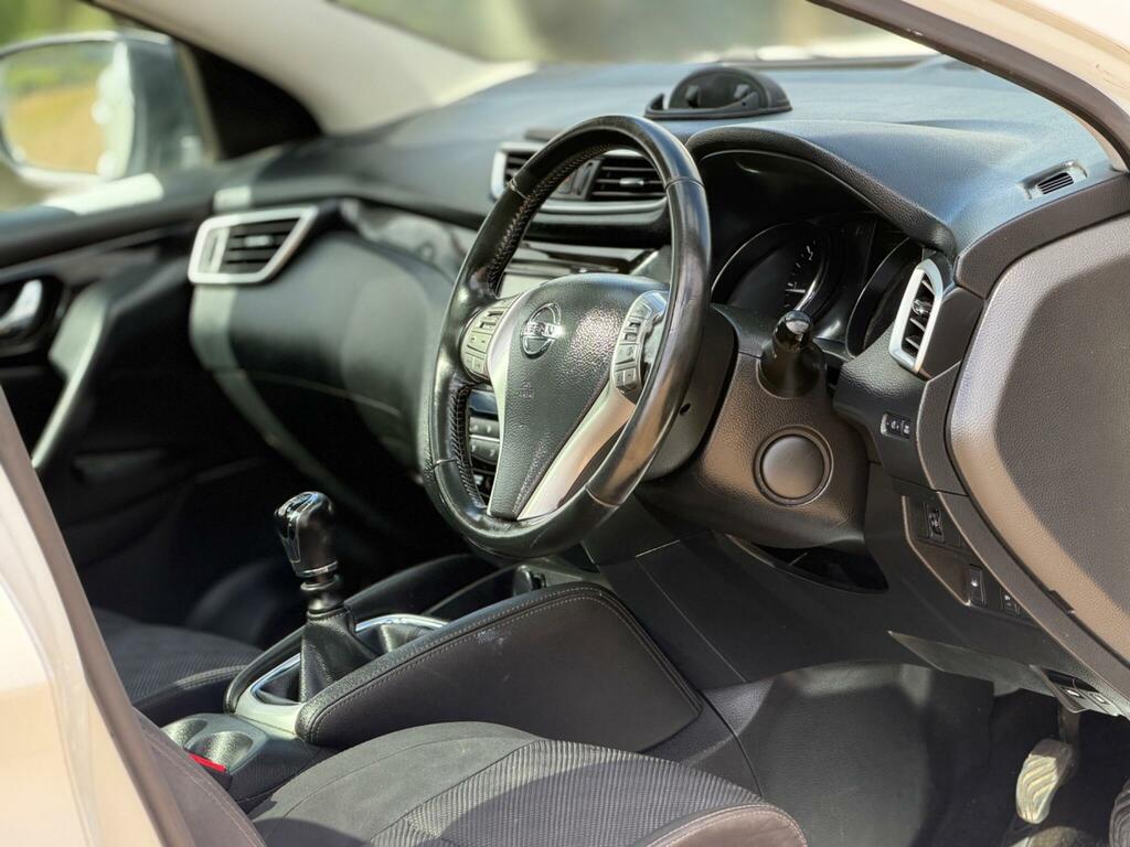 Nissan Qashqai Qashqai Tekna Dci 4X4 White #11