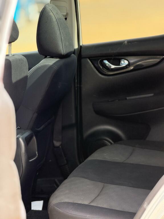Nissan Qashqai Qashqai Tekna Dci 4X4 White #21