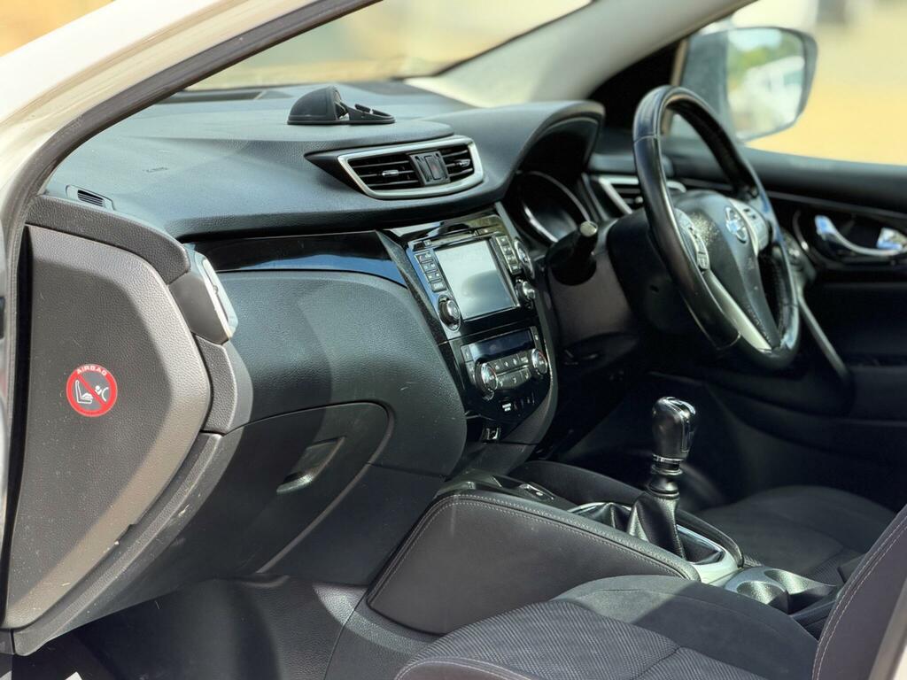 Nissan Qashqai Qashqai Tekna Dci 4X4 White #7