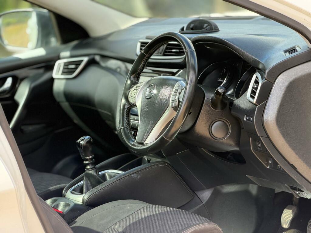 Nissan Qashqai Qashqai Tekna Dci 4X4 White #23