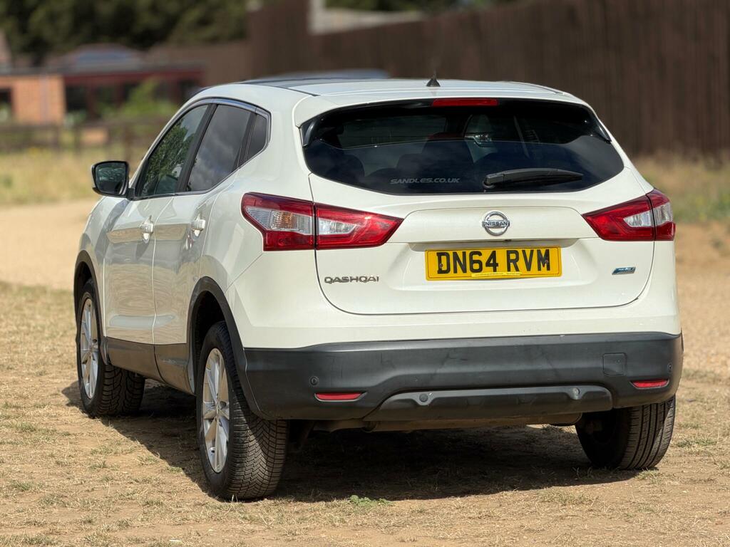 Nissan Qashqai Qashqai Tekna Dci 4X4 White #4