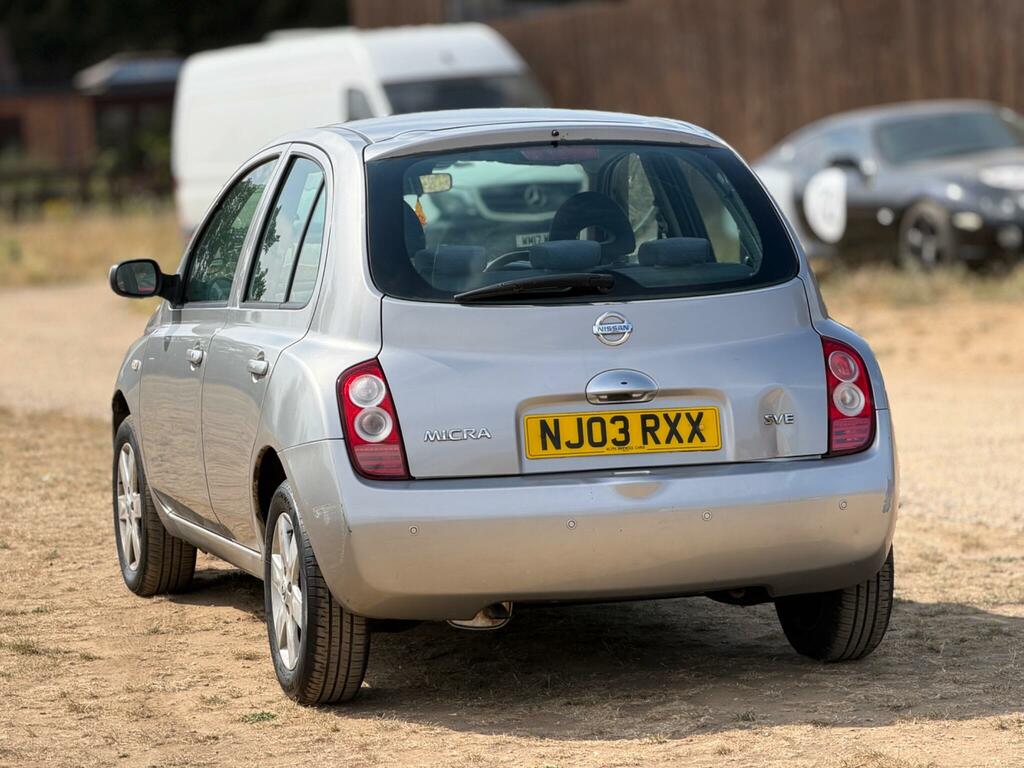 Nissan Micra 1.0 E Gold #10