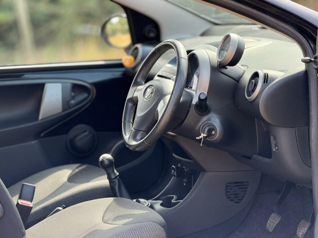 Toyota Aygo 1.0 Vvt-i Fire Euro 5 Black #2