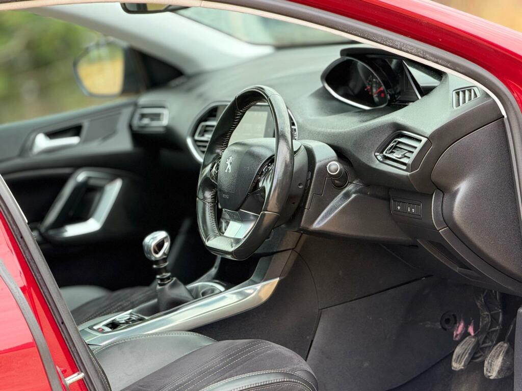 Peugeot 308 1.6 E-hdi Feline Euro 5 Ss Red #2