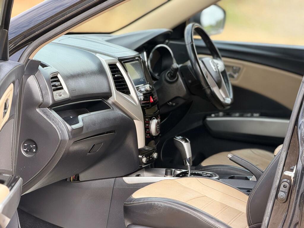 SsangYong Tivoli 1.6 Ultimate Grey #7