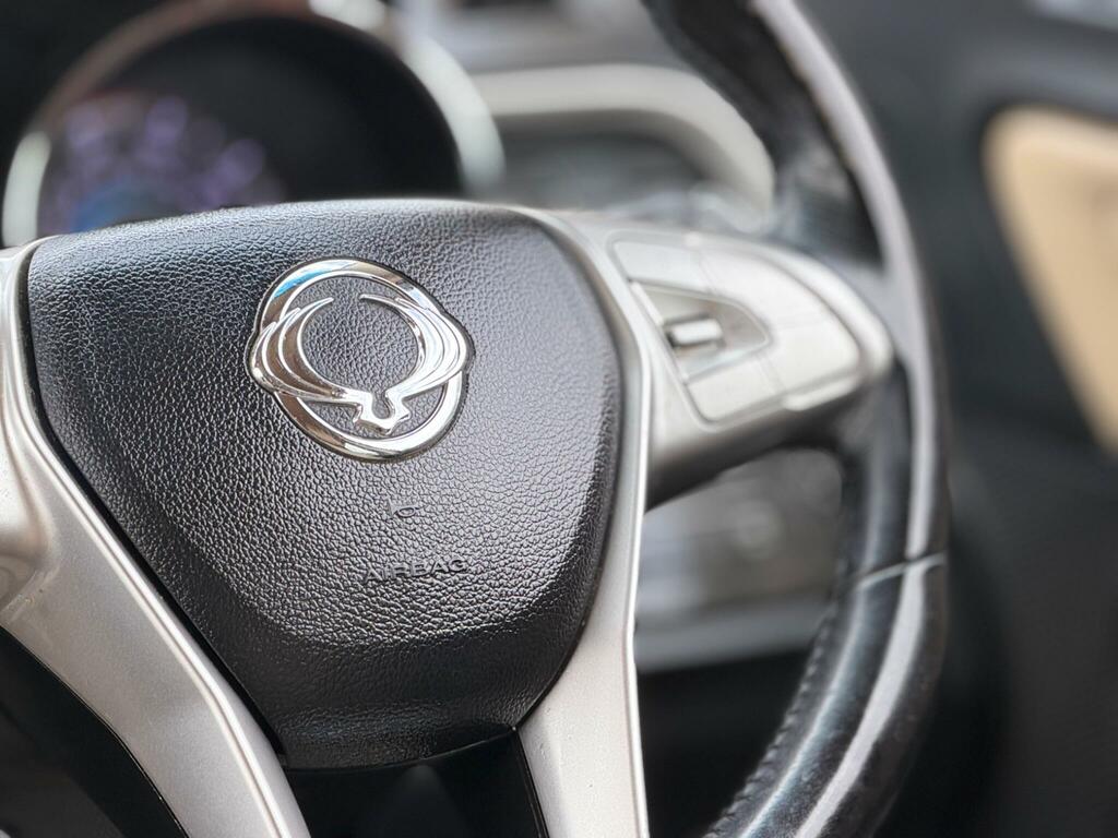 SsangYong Tivoli 1.6 Ultimate Grey #12