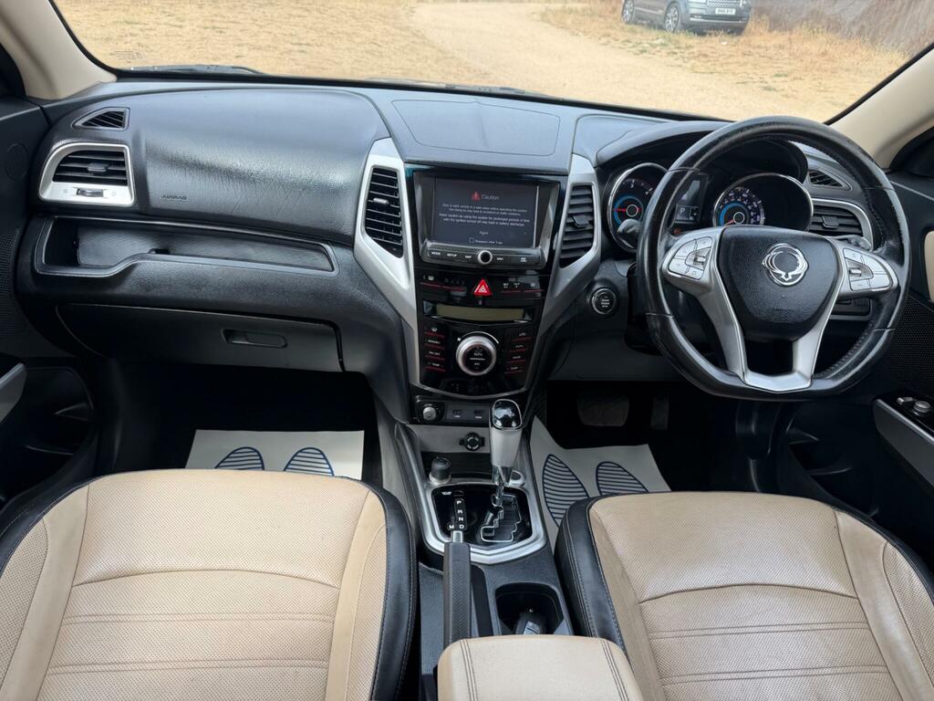 SsangYong Tivoli 1.6 E-xdi Elx Euro 6 Black #6