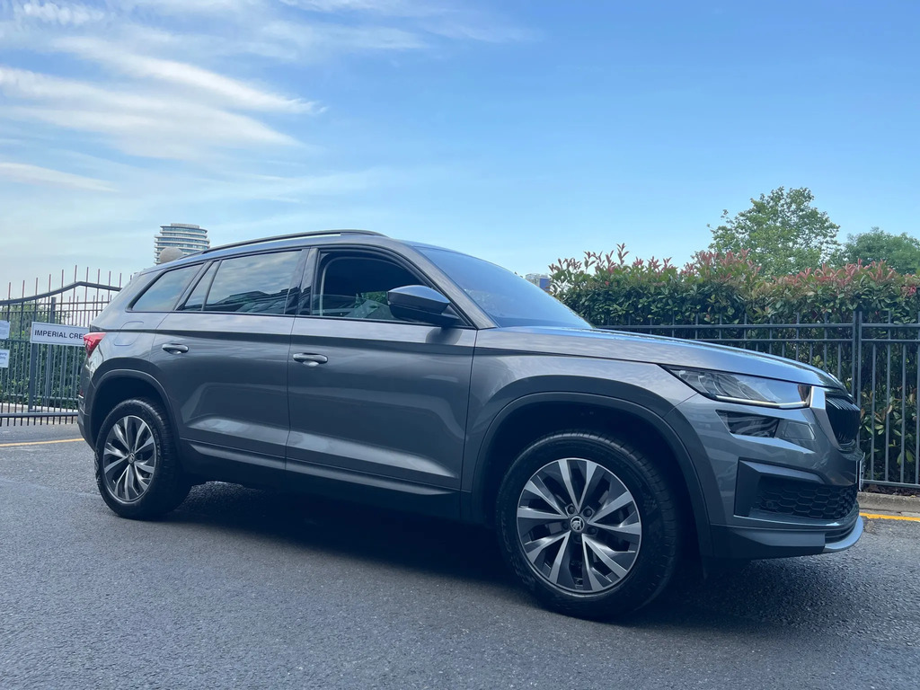 Skoda Kodiaq 1.5 Tsi Act Se Drive Suv Dsg Euro 6 S HF73YHZ Grey #4