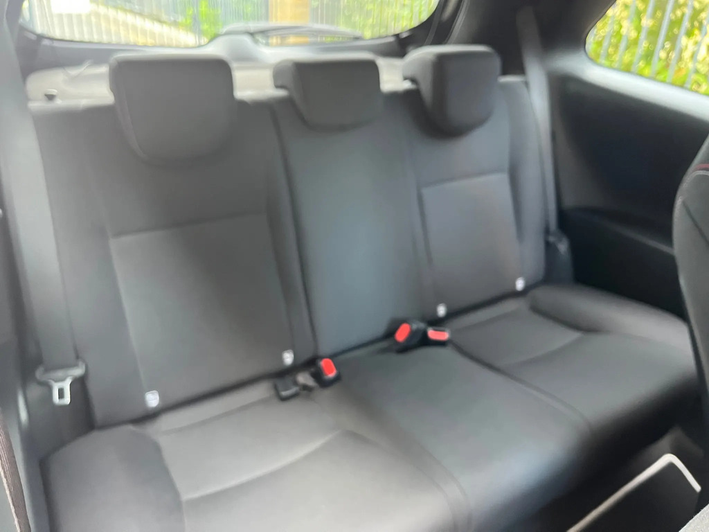 Toyota Yaris 1.5 Vvt-i Y20 Cvt Bi-tone Black #35