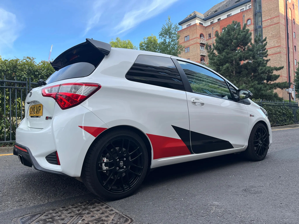 Toyota Yaris 1.5 Vvt-i Y20 Cvt Bi-tone Black #20