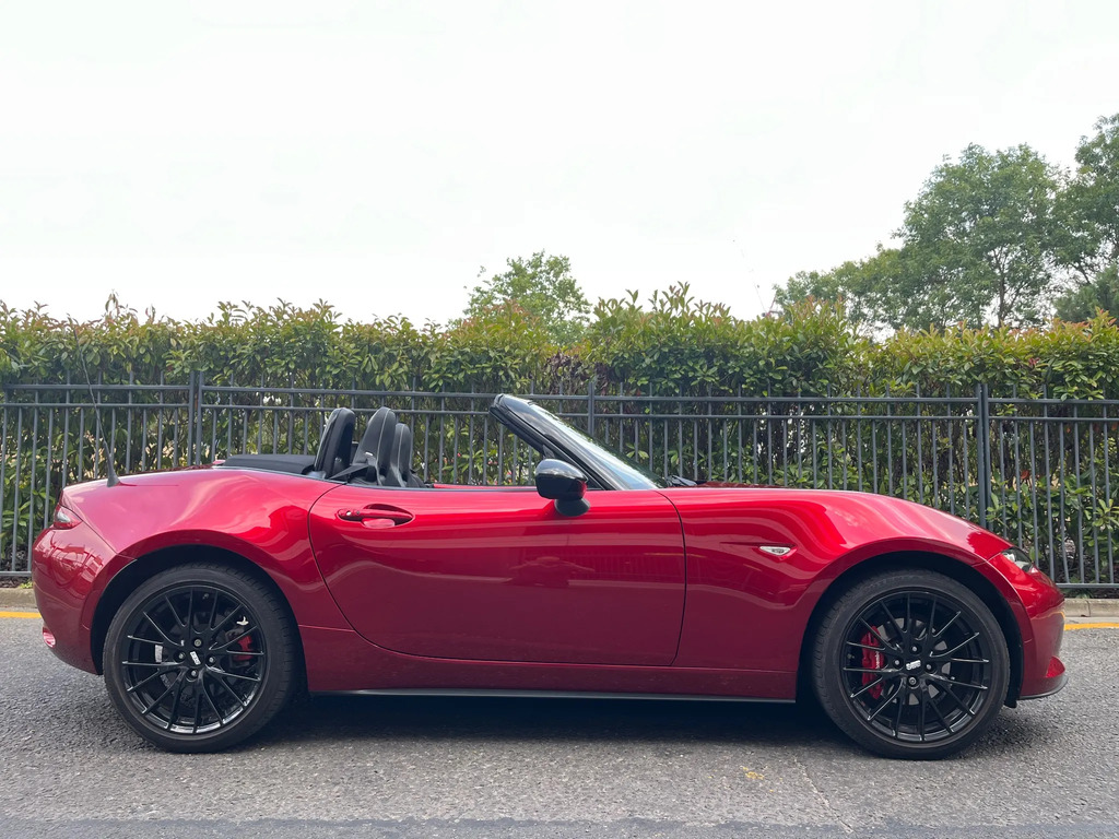 Mazda MX-5 2.0 Skyactiv-g Homura Roadster E Red