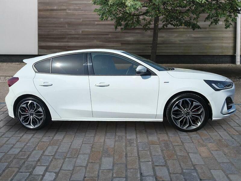 Ford Focus 1.0T Mild Hybrid Ecoboost St-line X Hatchback CA24VUX White #2