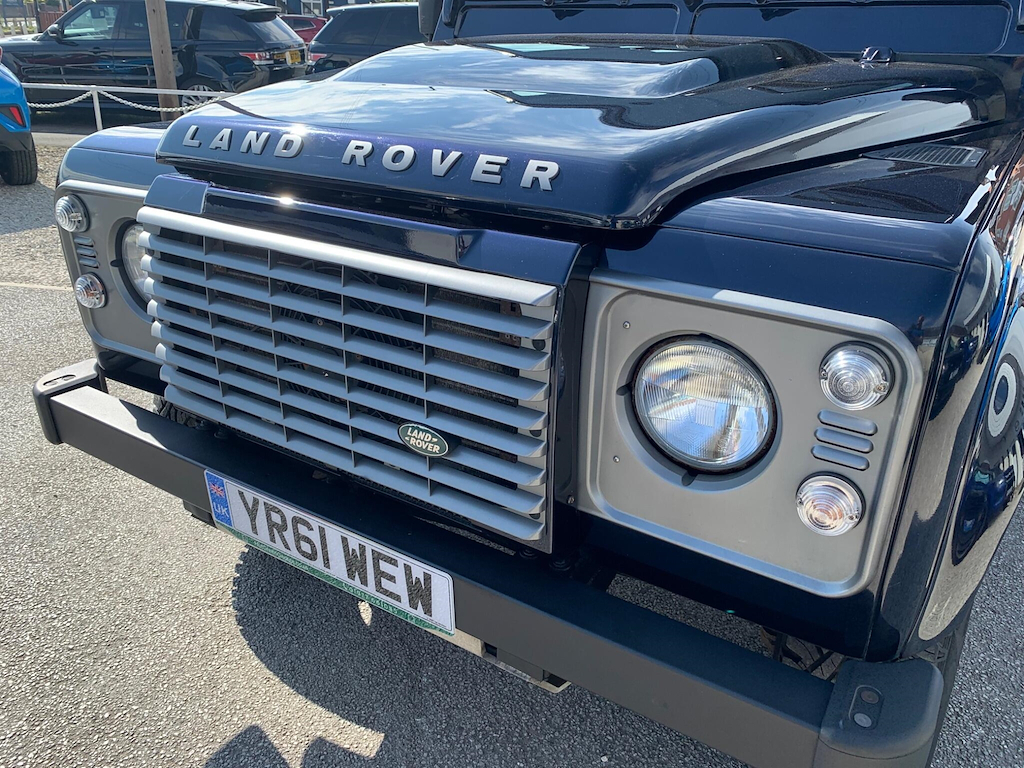 Land Rover Defender 110 110 2.4 Tdci Utility Wagon 4Wd Mwb Euro 4 White #10