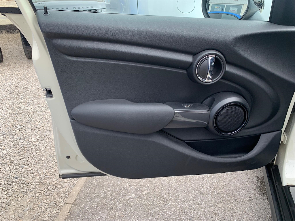 Mini Hatch 1.2 One Euro 6 Ss White #19