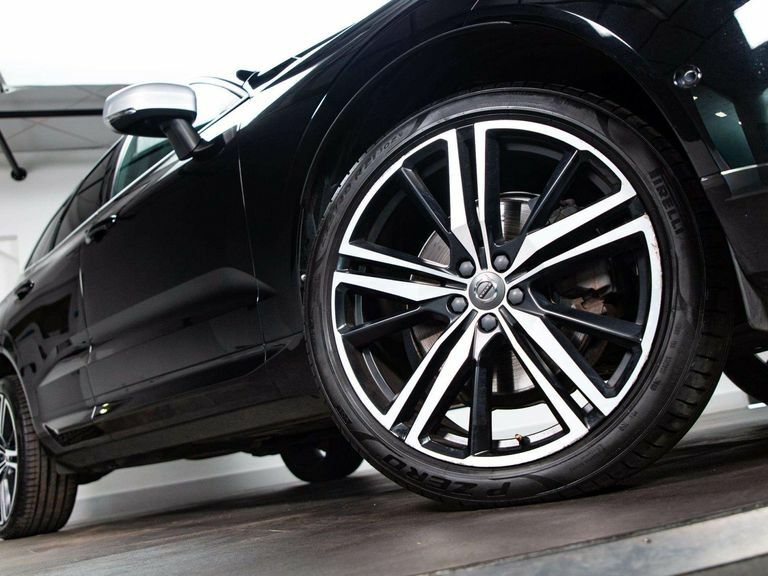 Volvo XC60 2.0H T8 Twin Engine 10.4Kwh R-design Pro Suv P Black #4