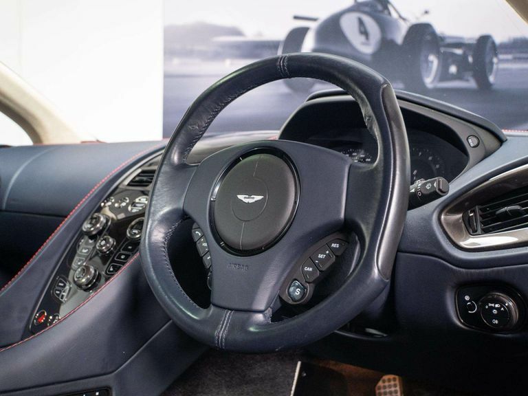 Aston Martin Vanquish Black #10