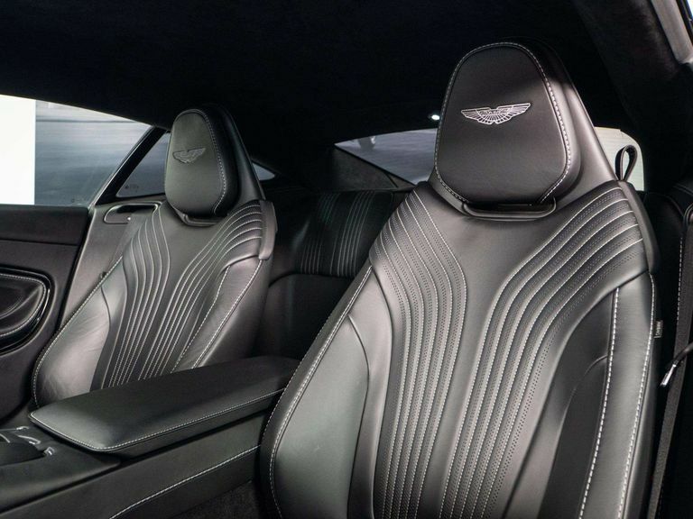 Aston Martin DB11 V8 Volante White #12