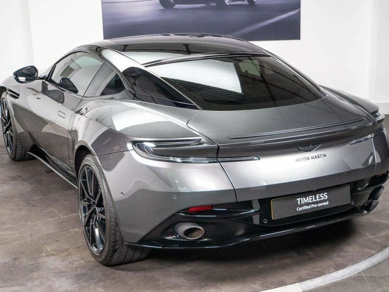 Aston Martin DB11 V8 Volante White #28
