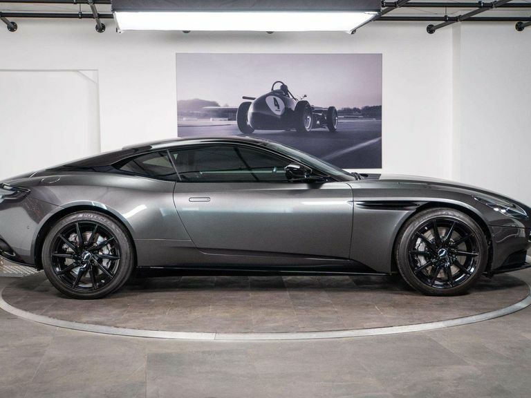 Aston Martin DB11 V8 Volante White #17