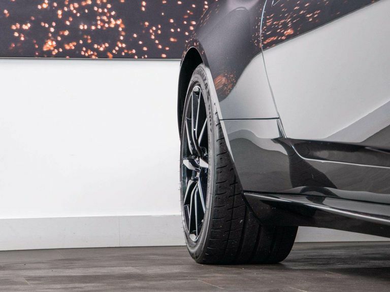 Aston Martin DB11 V8 Volante White #14