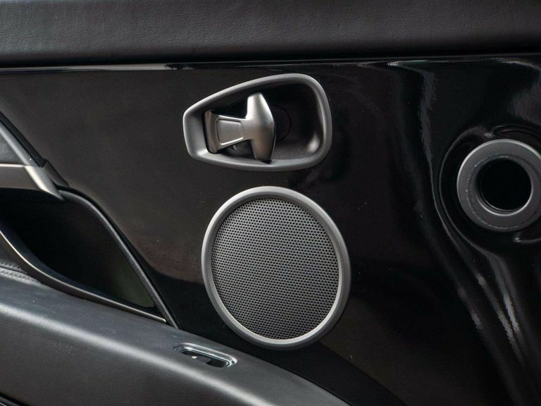 Aston Martin DB11 V8 Volante White #26