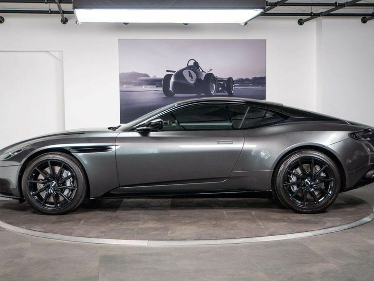 Aston Martin DB11 V8 Volante White #16