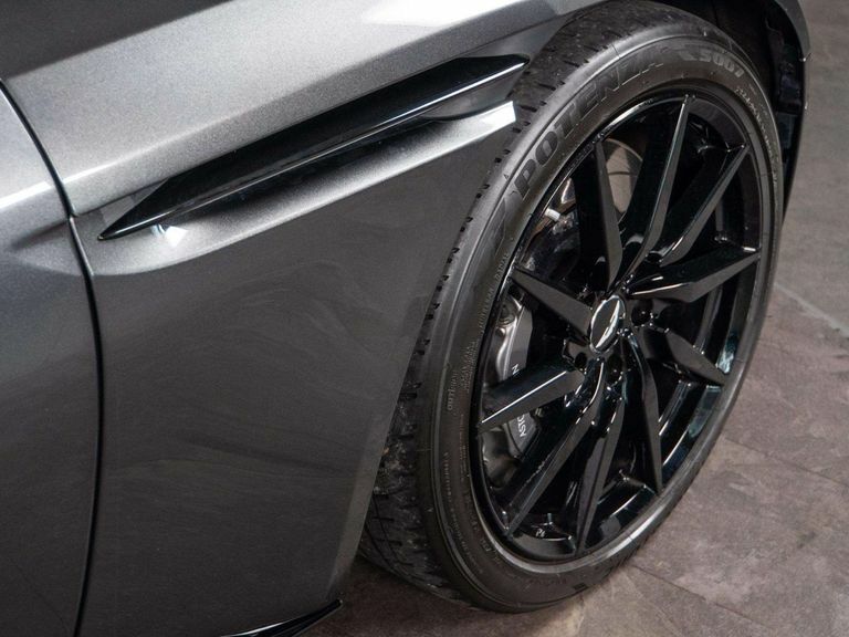 Aston Martin DB11 V8 Volante White #9