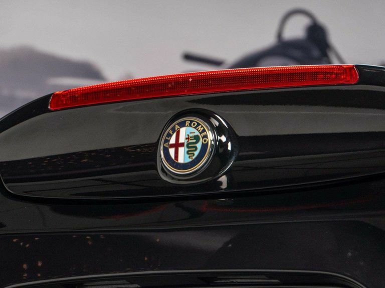 Alfa Romeo 4C Alfa Romeo 4C 1.75 Tbi Tct Red #8