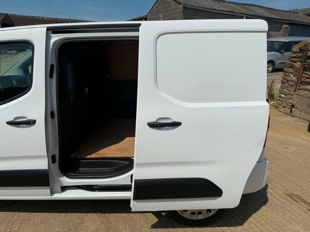 Vauxhall Combo Panel Van 1.5 Turbo D 2300 Sportive L1 H1 Euro 6 4 White #4
