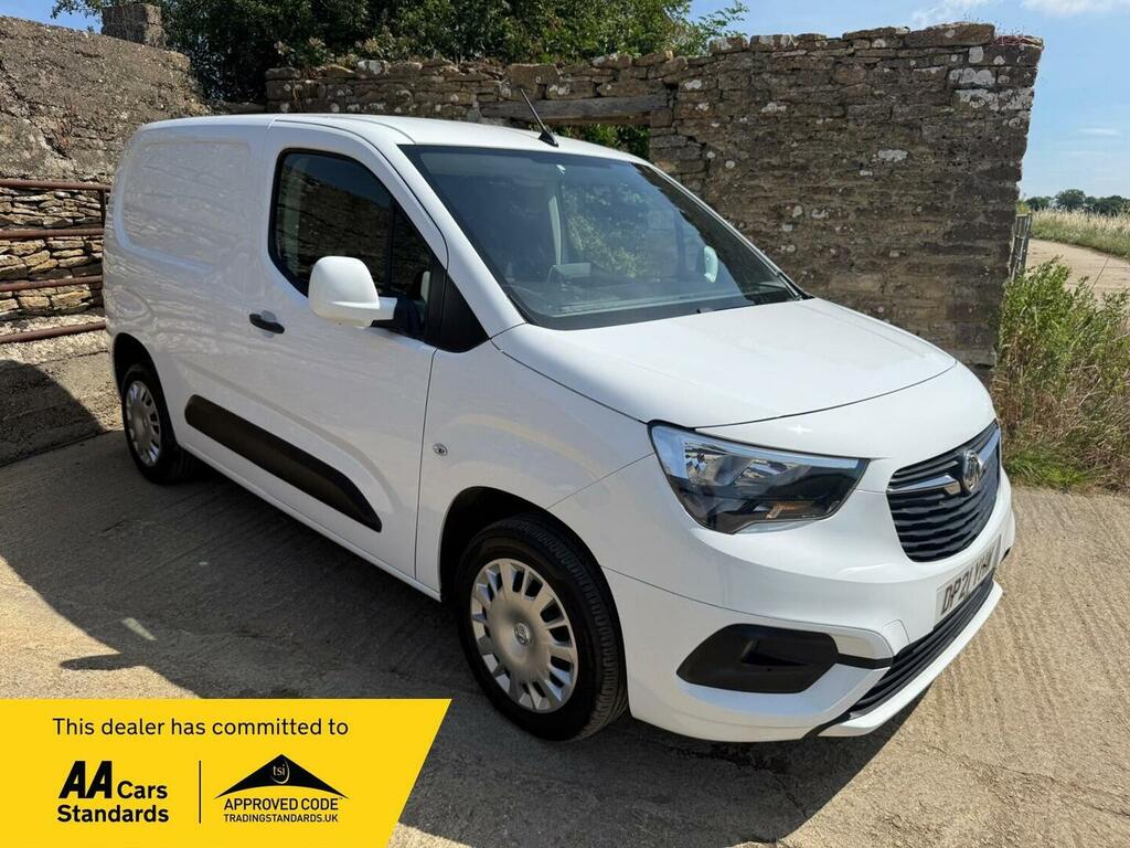 Vauxhall Combo Panel Van 1.5 Turbo D 2300 Sportive L1 H1 Euro 6 4 White