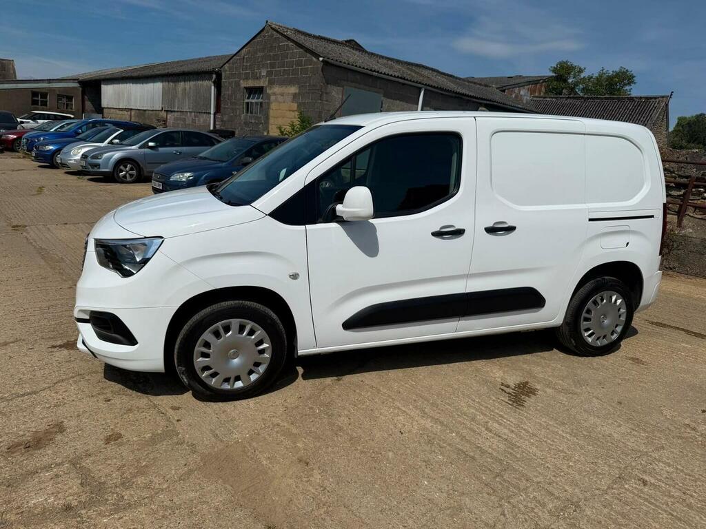 Vauxhall Combo Panel Van 1.5 Turbo D 2300 Sportive L1 H1 Euro 6 4 White #3
