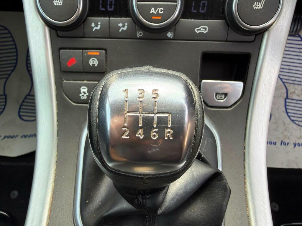 Land Rover Range Rover Evoque 2.2 Sd4 Pure Tech 190 Bhp White #26