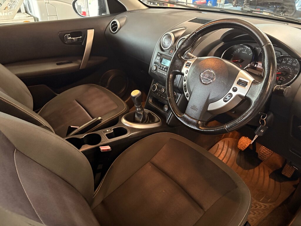 Nissan Qashqai 1.6 Acenta 42,000 Miles With Sat-nav Silver #12