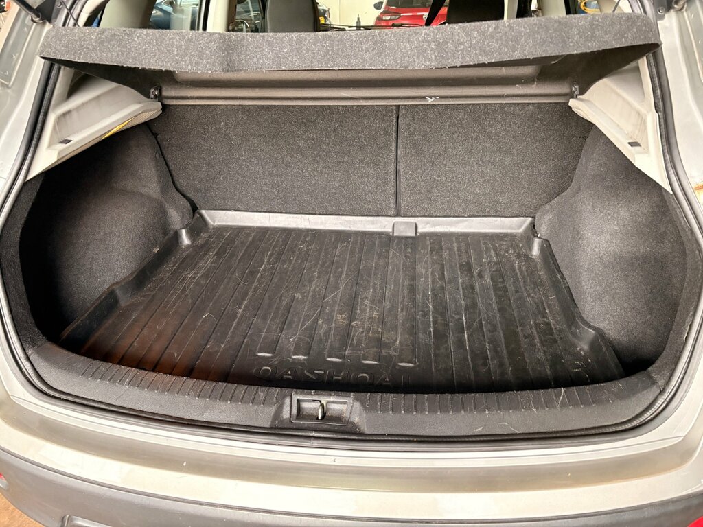 Nissan Qashqai 1.6 Acenta 42,000 Miles With Sat-nav Silver #16