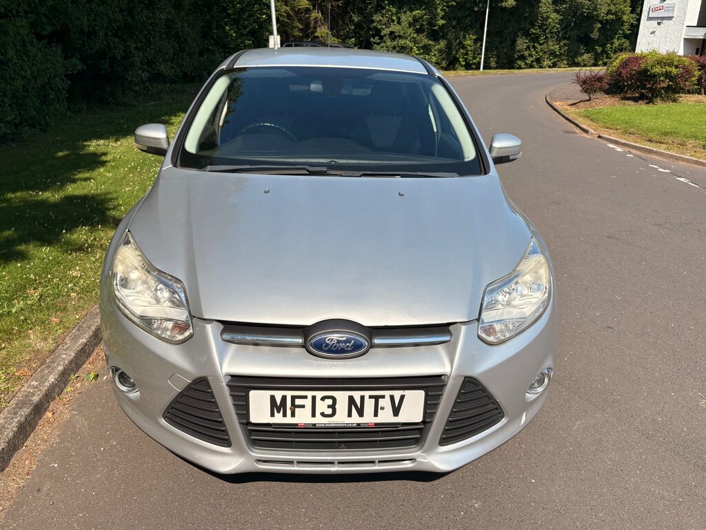 Ford Focus Focus Zetec S T White #9
