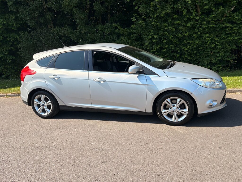 Ford Focus 1.6 Tdci Zetec Hatchback Euro 5 Silver #2