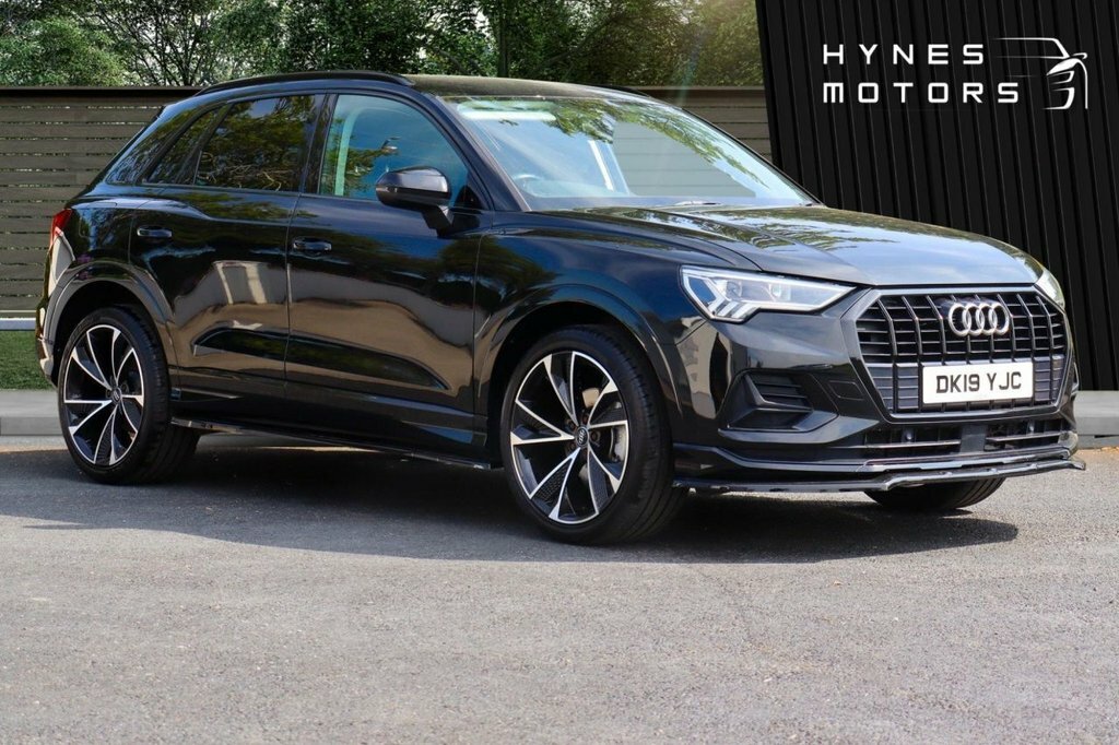 Audi Q3 1.5L Sport Black
