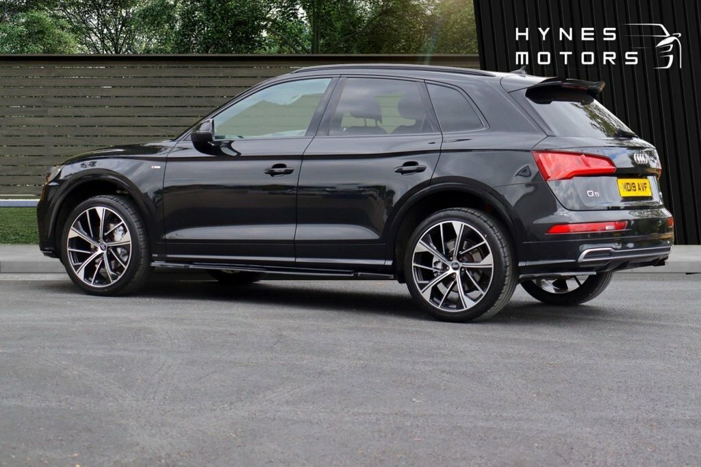 Audi Q5 2L S Line MD19AVF Black #5