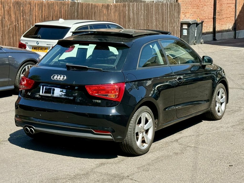 Audi A1 1L Sport Black #3