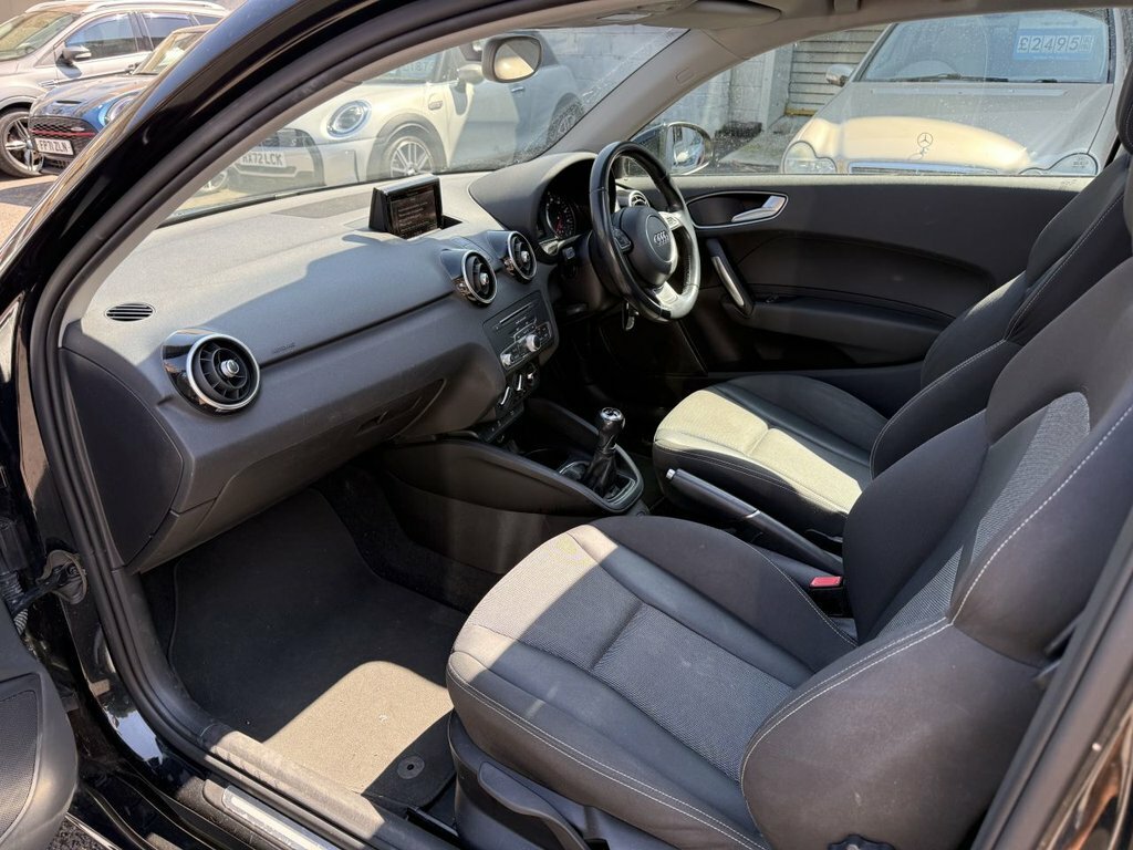 Audi A1 1L Sport Black #6
