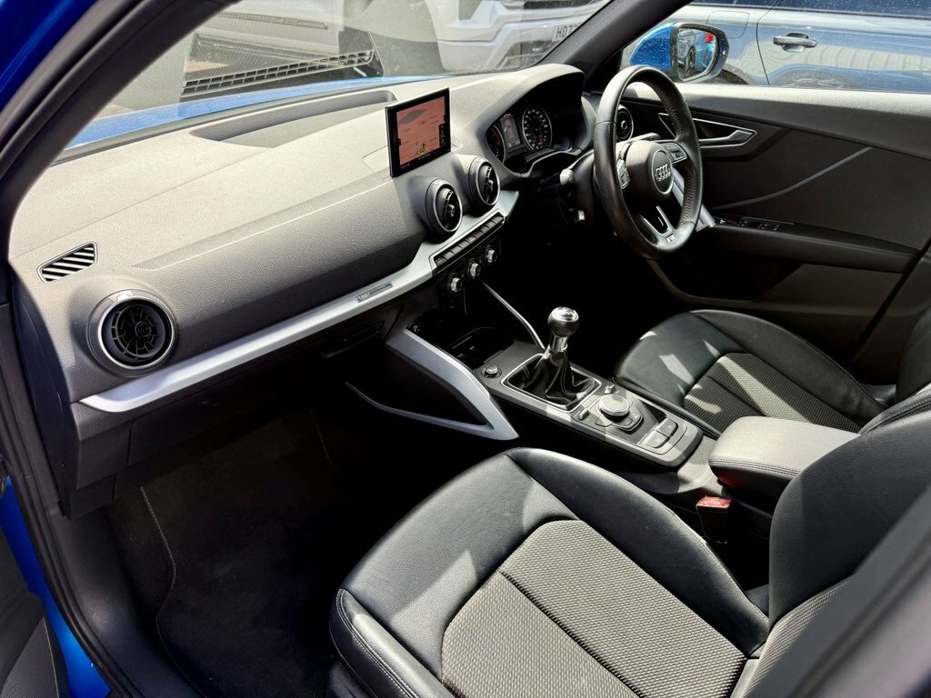Audi Q2 1L S Line Blue #5