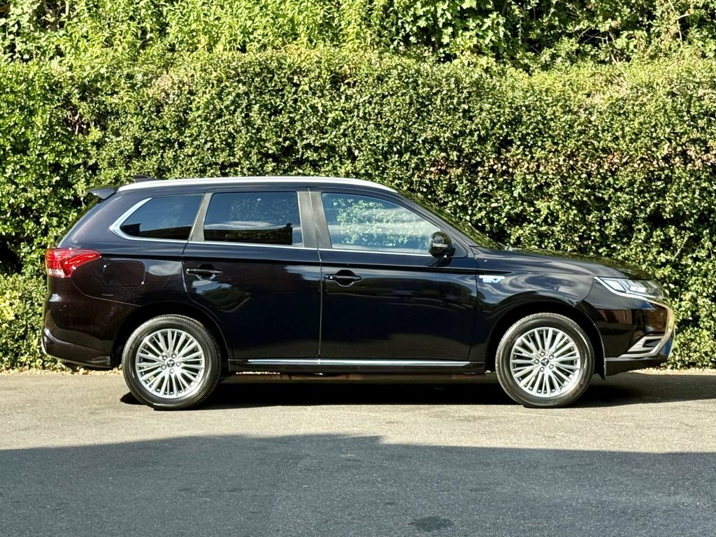 Mitsubishi Outlander 2.4 Phev Dynamic Safety Estate Red #8
