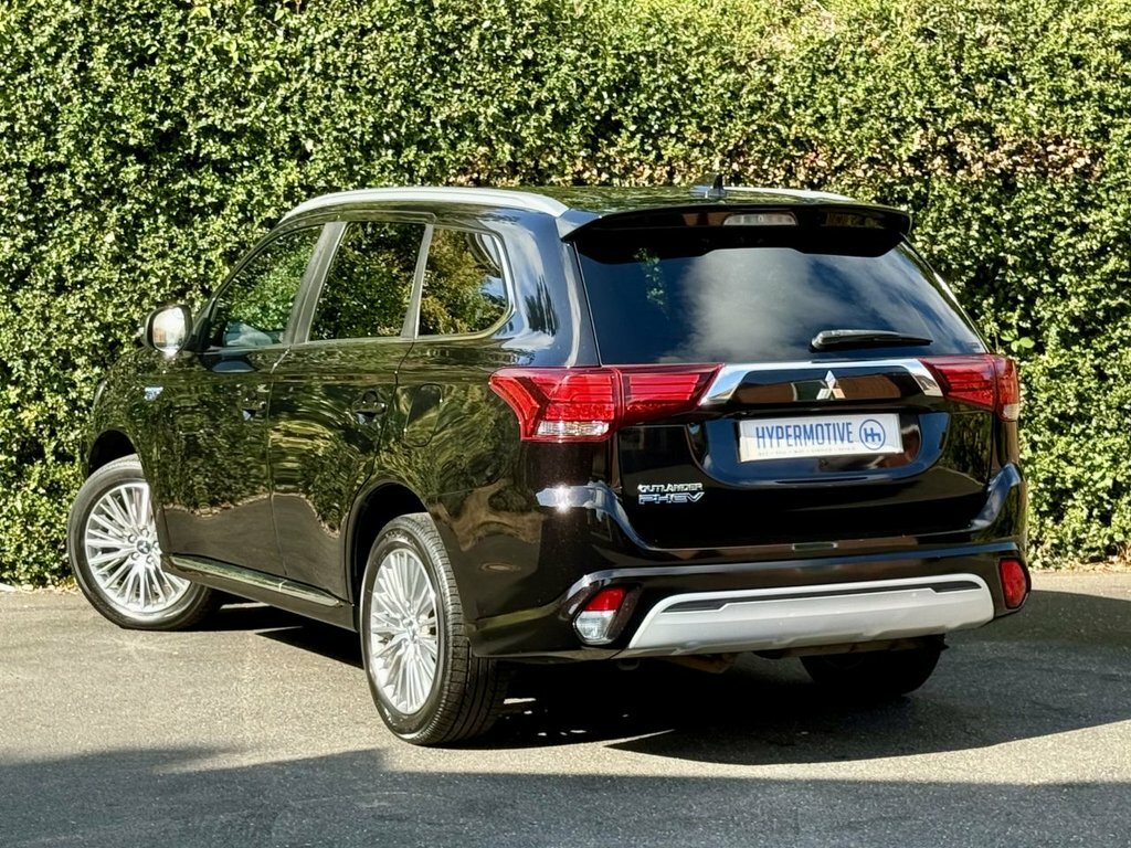 Mitsubishi Outlander 2.4 Phev Dynamic Safety Estate Red #7