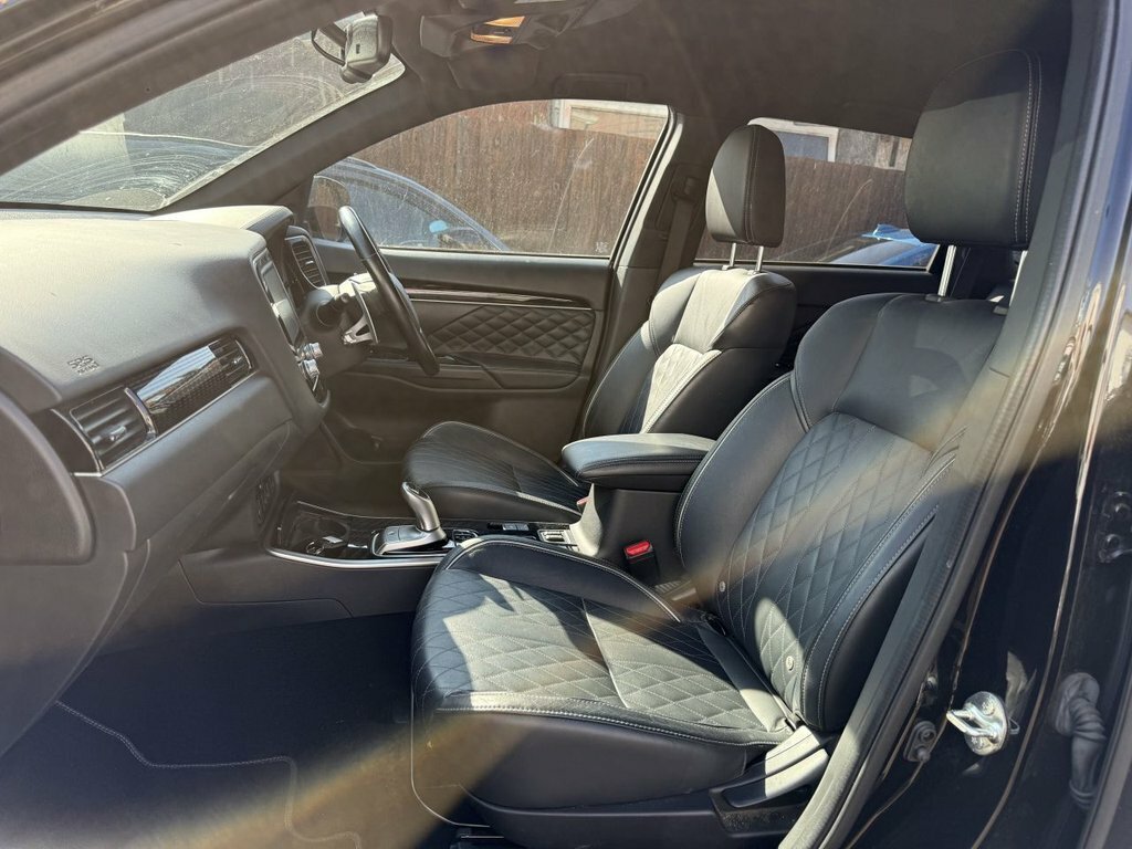 Mitsubishi Outlander 2L Exceed Black #6
