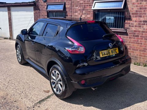 Nissan Juke White #5