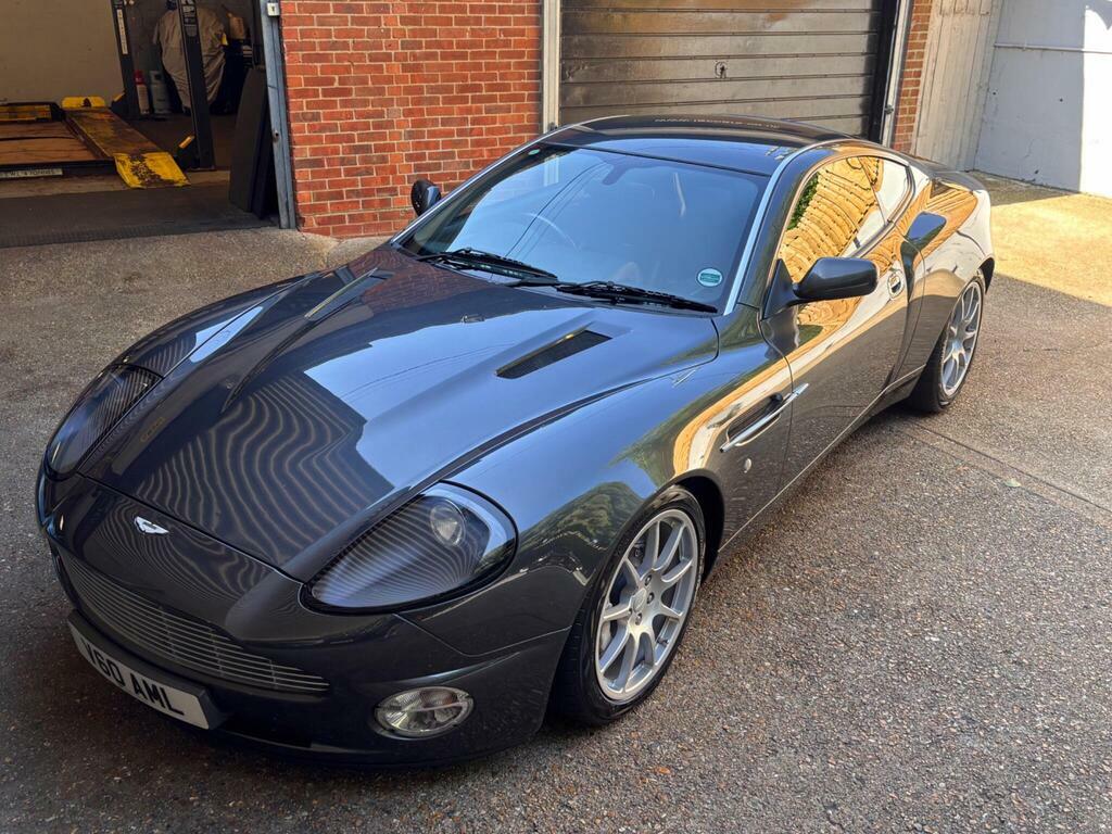 Aston Martin Vanquish V12 Vanquish Silver #22